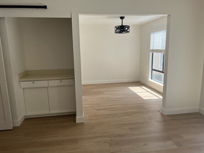 320 N Civic Dr Unit 202