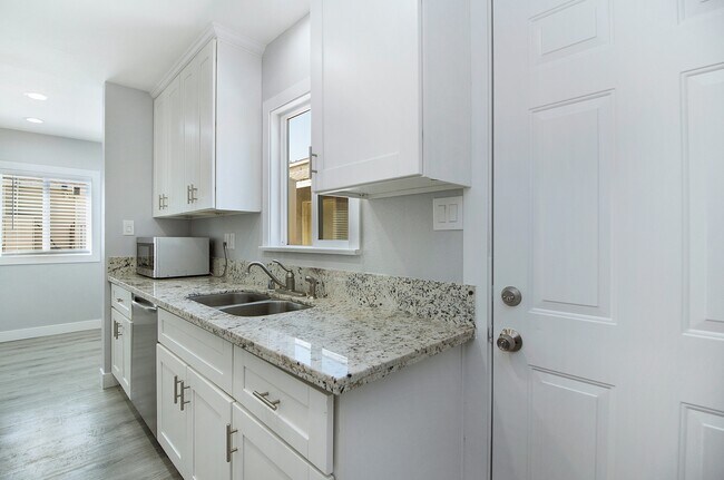 Photo - Ellis Street Duplex Unidad 79 East Ellis St.