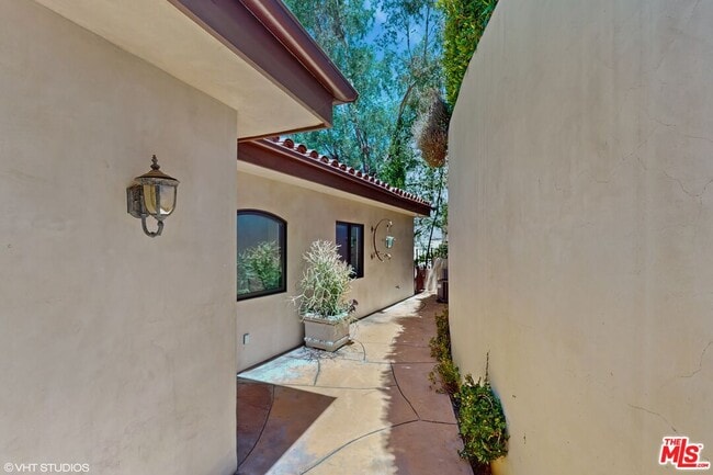 Photo - 3311 Deronda Dr