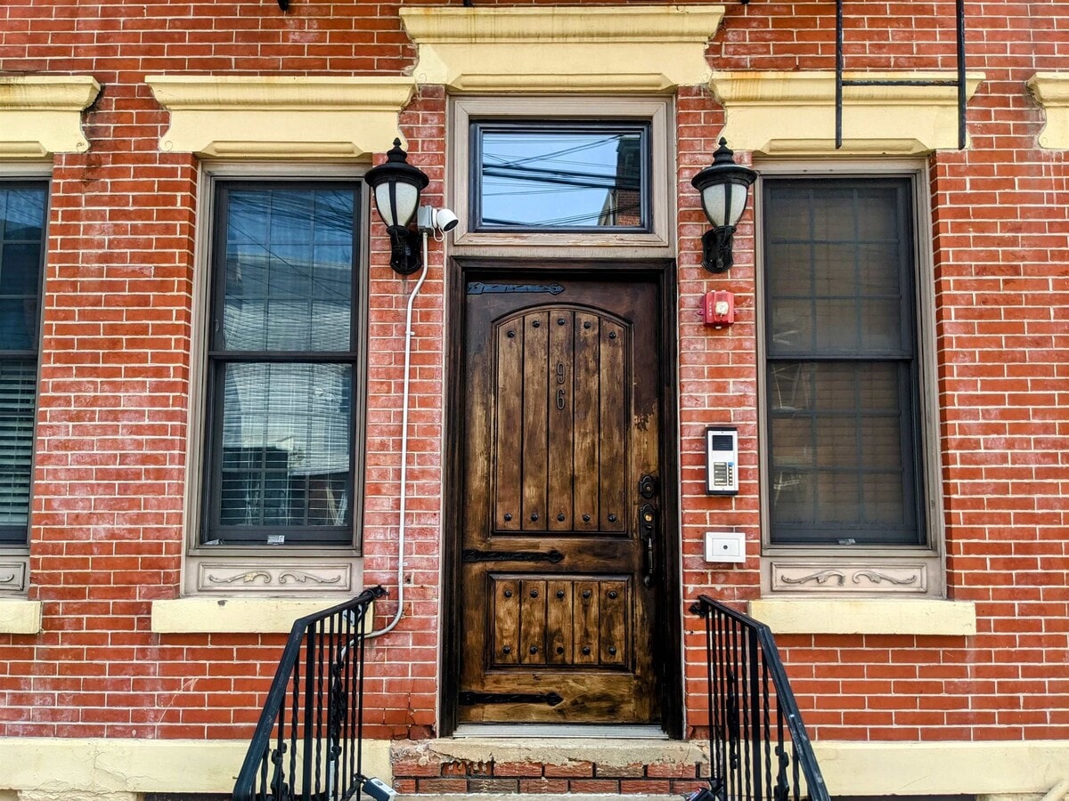 Photo - 96 Bowers St Unit 1L