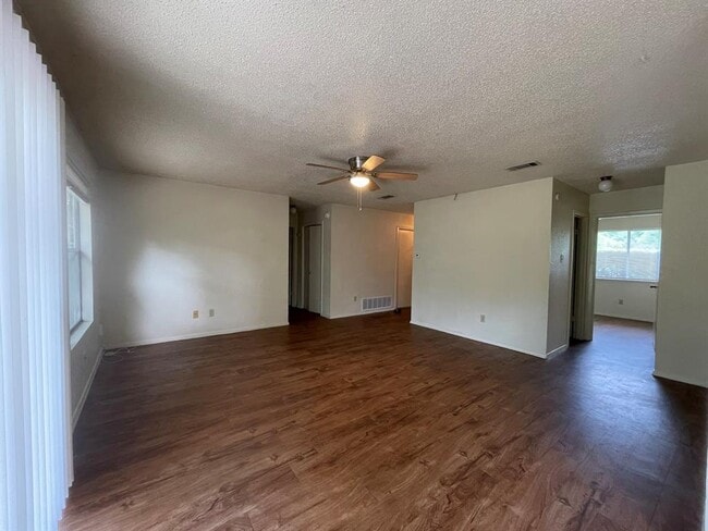 Photo - 2507 Sweet Clover Dr