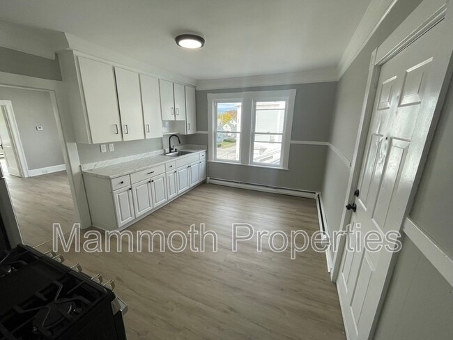 Photo - 541 Pine St Condo Unit 3