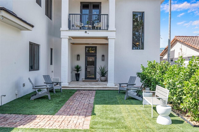 Photo - 1949 Harbourview Dr