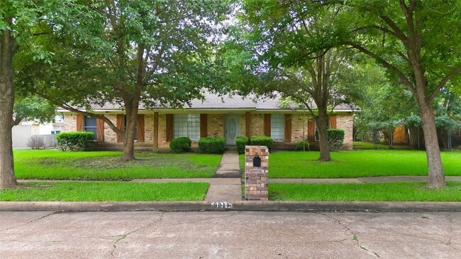 Photo - 5911 Dawnridge Dr