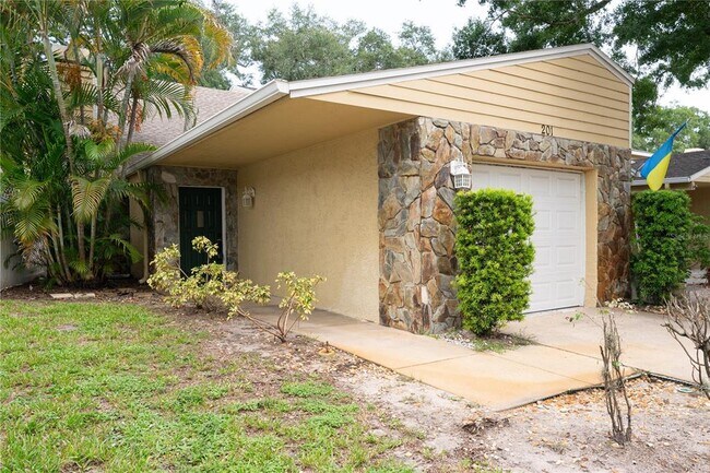 Photo - 201 Somerset Ln Unit 201