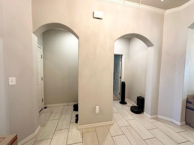 Photo - 4 Bedroom 2 Bathroom Property Ready to Rent!