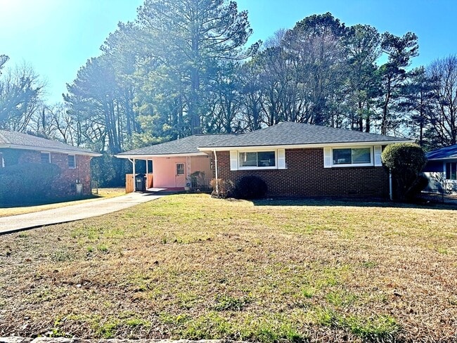 Building Photo - 2257 Collins Dr Rental