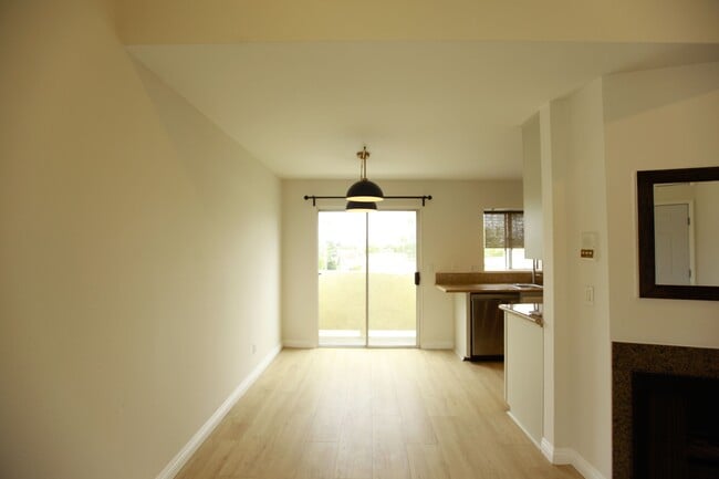 Photo - 833 Orange Grove Ave
