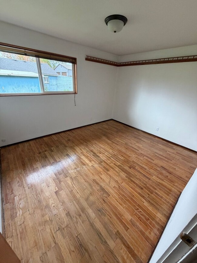 Photo - 1135 Laurel Ave