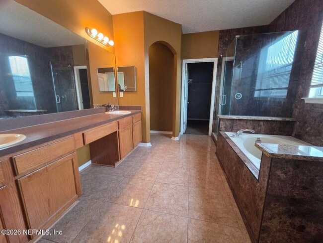 3604 Meadowgreen Ln
