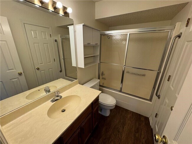 Photo - 314 S 11th Pl