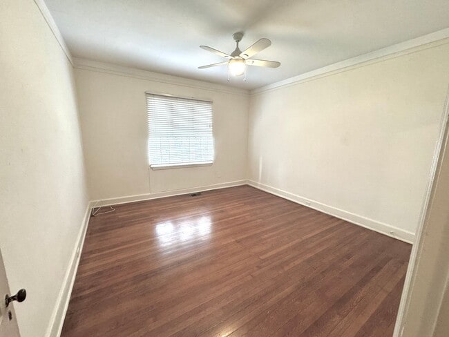 Photo - 3319 Pine St