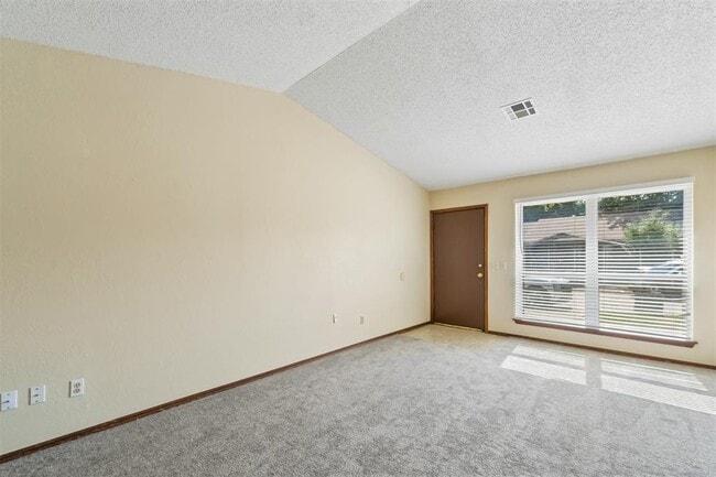 Photo - 208 Hudson Pl