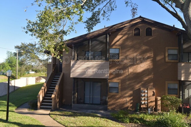 Building Photo - 2942 Antique Oaks Cir Unit 088