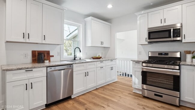 Photo - 407 W 1st Ave