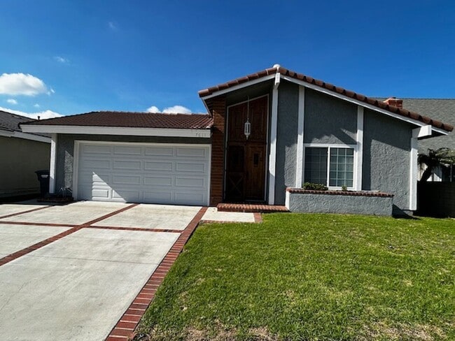 Building Photo - DON'T MISS OUT! HOME AVAILABLE BEGINNING OF MAY