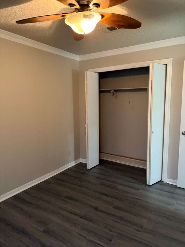 Photo - 9252 Glen Meadow Ln