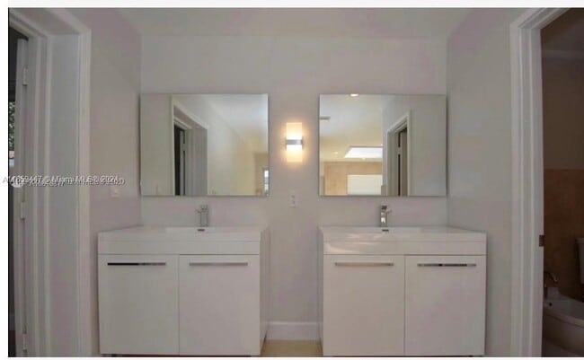 Photo - 2080 NE 205th St