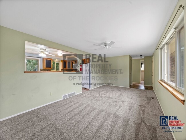 Photo - 409 W 47th St