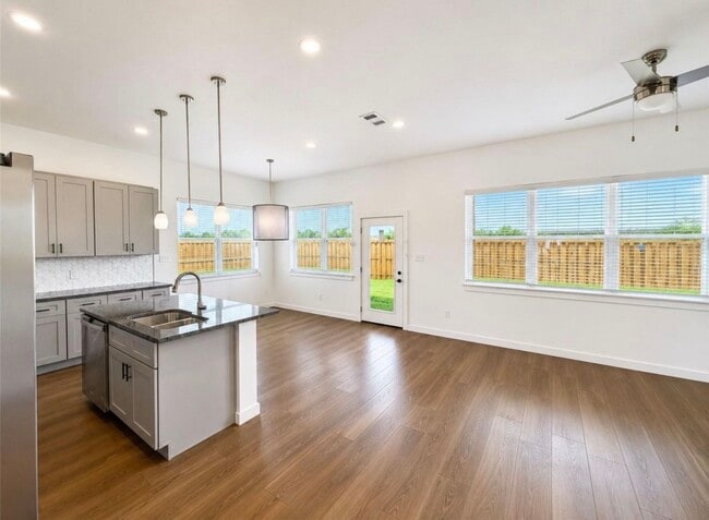 Photo - 130 Zion Rd