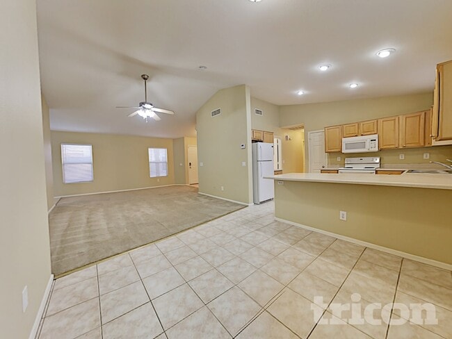 Photo - 18071 N 113th Ave