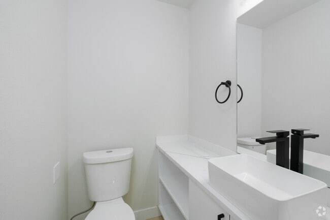 4BR - 2.5BA - Half BA