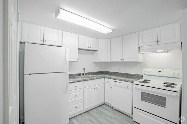 1BR, 1BA - 870SF - Kitchen