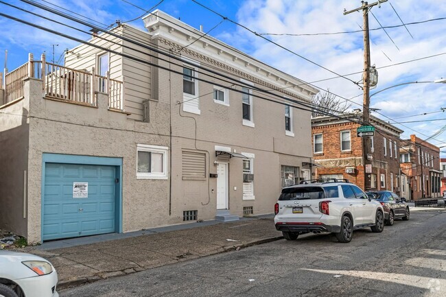 Building Photo - 2001 S Hemberger St Unit 2 Rental