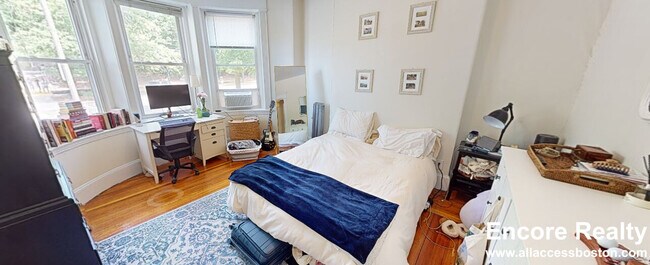 Photo - 1583 Beacon St Unit 1