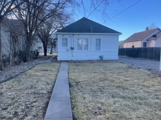 Photo - 322 Broadway St