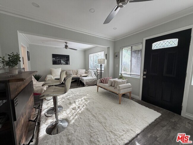 Photo - 1200 Tamarind Ave