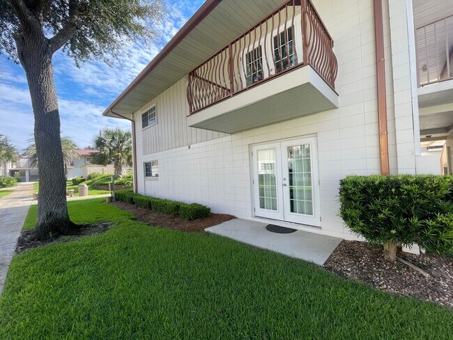 Photo - For Lease - 2BR/1BA at Landmark Condominiums!