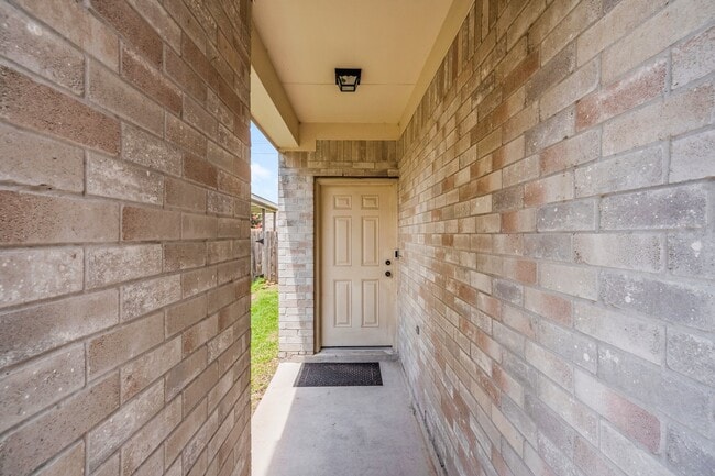 Photo - 2437 Aspen Dale Dr