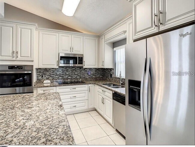 Photo - 9655 Hollyhill Dr
