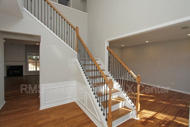 Photo - 5057 Bethpage Dr NE