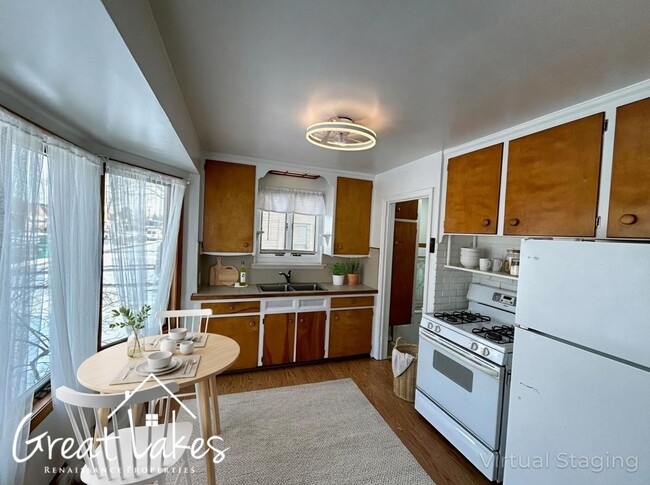 Photo - Charming 2 Bedroom 1 Bathroom now available for rent