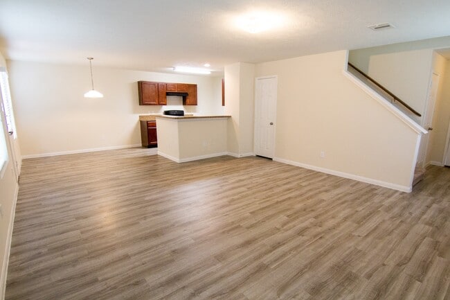 Photo - 3211 Gold Star Dr