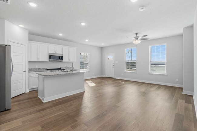 Building Photo - 7118 Magnolia Pass