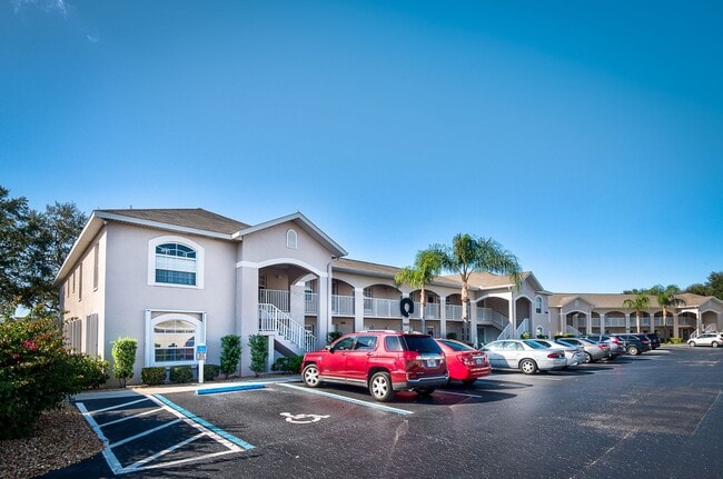 Building Photo - 11644 SW Egret Cir Unit 1303