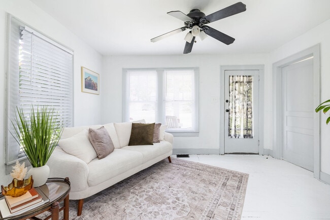 Photo - 320 Cherry St