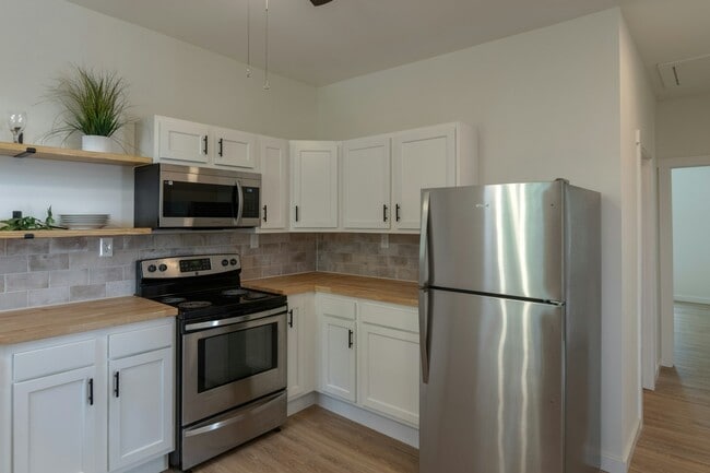 Photo - 1010 9th Ave