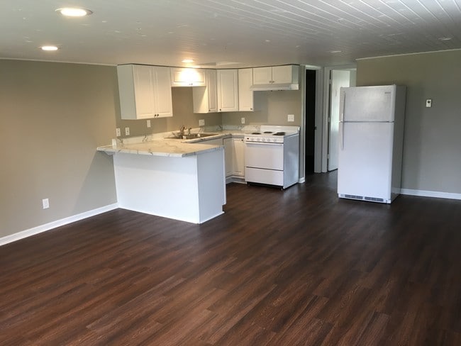 Building Photo - 223 N West St Unit 4