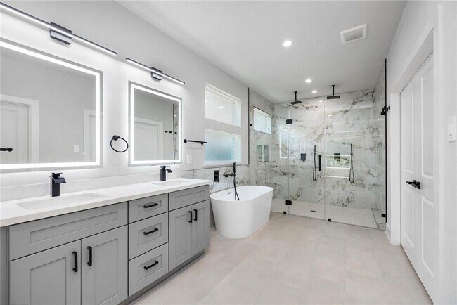 Building Photo - 14203 Sandalfoot St