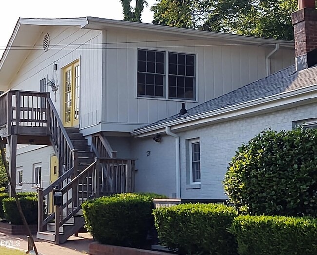 Building Photo - 15 N Fisher St Unit B