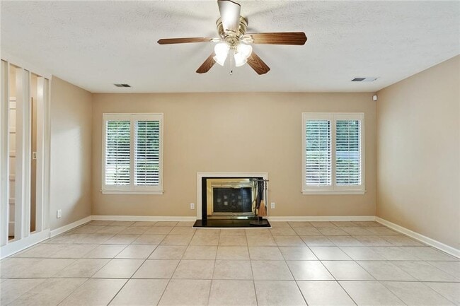 Photo - 2949 Torreya Way SE