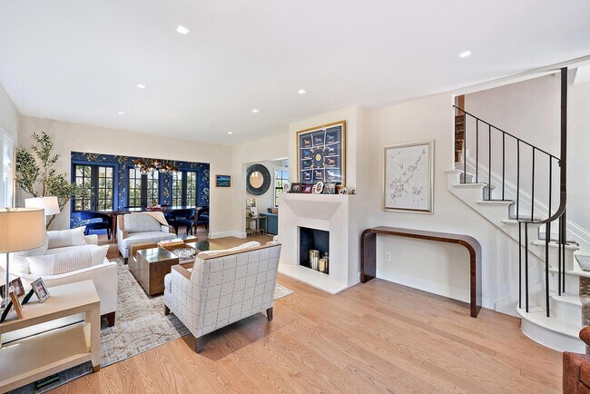 Photo - 3211 Washington Rd