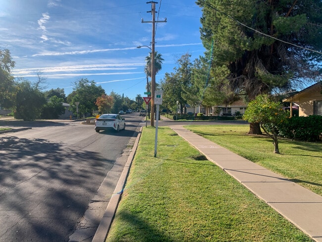 Photo - 832 S Maple Ave