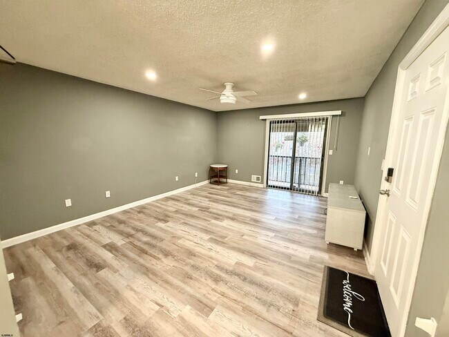 Photo - 12 Colonial Ct Unidad 12