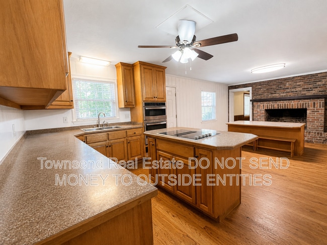 Photo - 3316 Cliffdale Rd