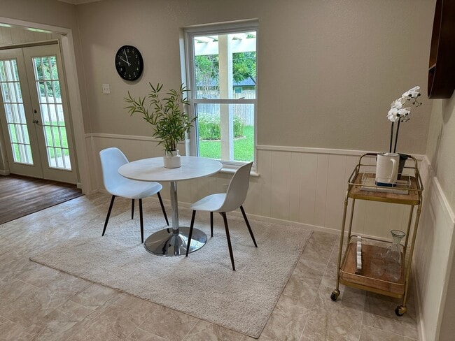 Photo - Updated 4 Bedroom Corner Lot in Woodway